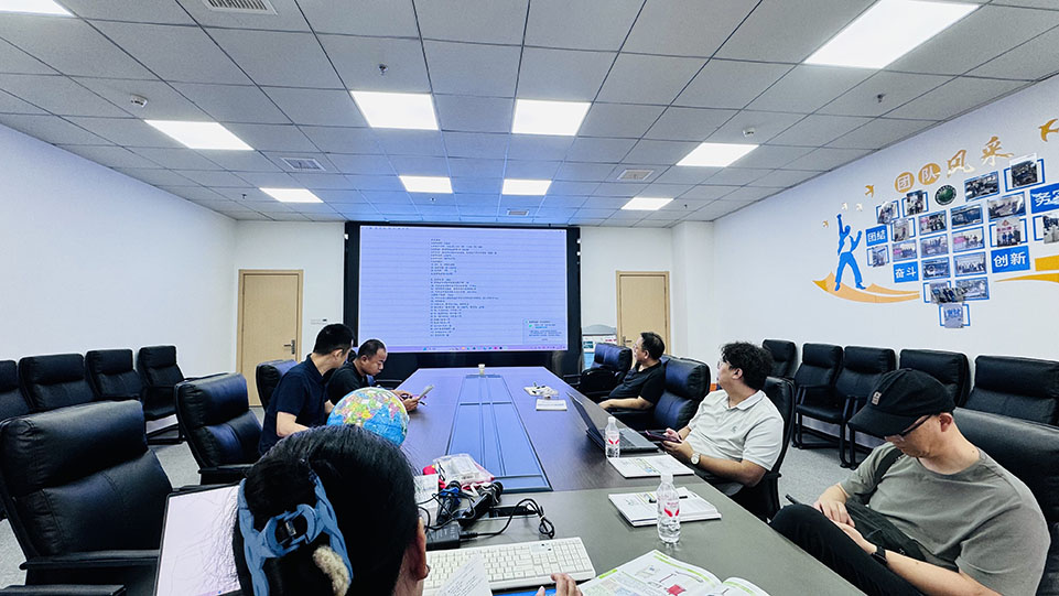 技術(shù)交流促發(fā)展 創(chuàng)新驅(qū)動助共贏：河北電測參觀考察凱迪正大